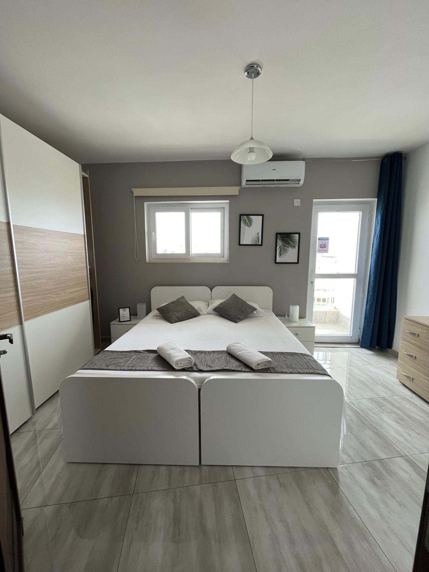 Homestay F3 1, Private Double With Private Bathroom And Balcony